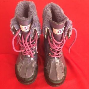 COPY - Ugg boy girl boot size 2 Like New